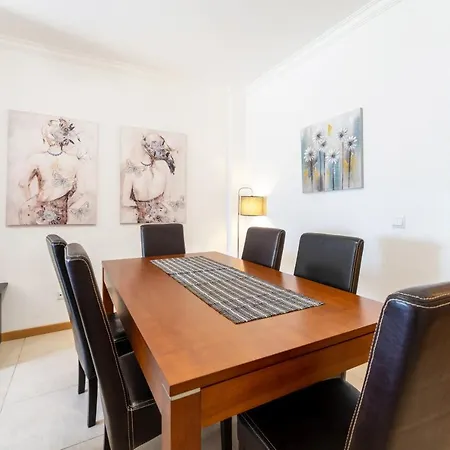 Apartment T3 Alto Da House *