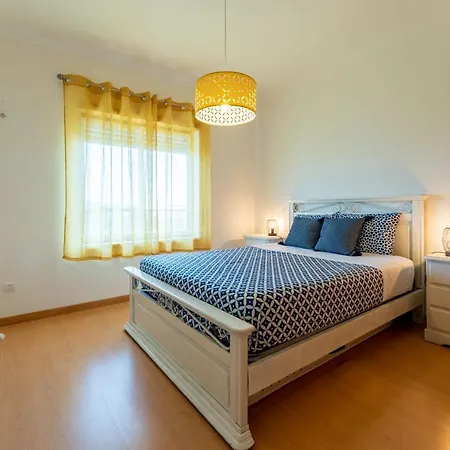 Apartment T3 Alto Da House